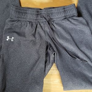 Under Armour gray semi-fitted sweats size XS